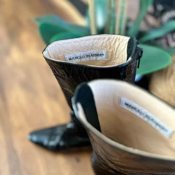 MANOLO BLAHNIK VINTAGE PATENT LEATHER BOOT size EU 35.5 - Picture 8 of 11